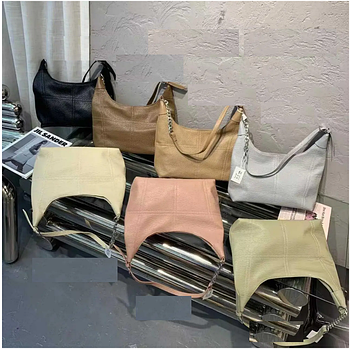 Сумочка жіноча містка 31*22 см на блискавці зі штучної шкіри в різних кольорах Fedya