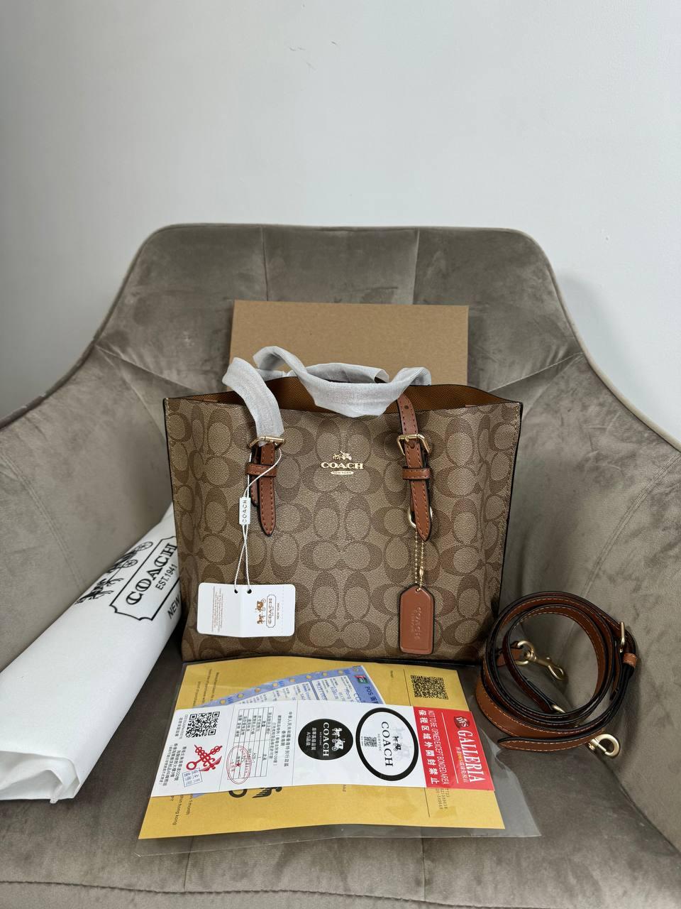 Жіноча сумка Коуч бежева Coach Beige