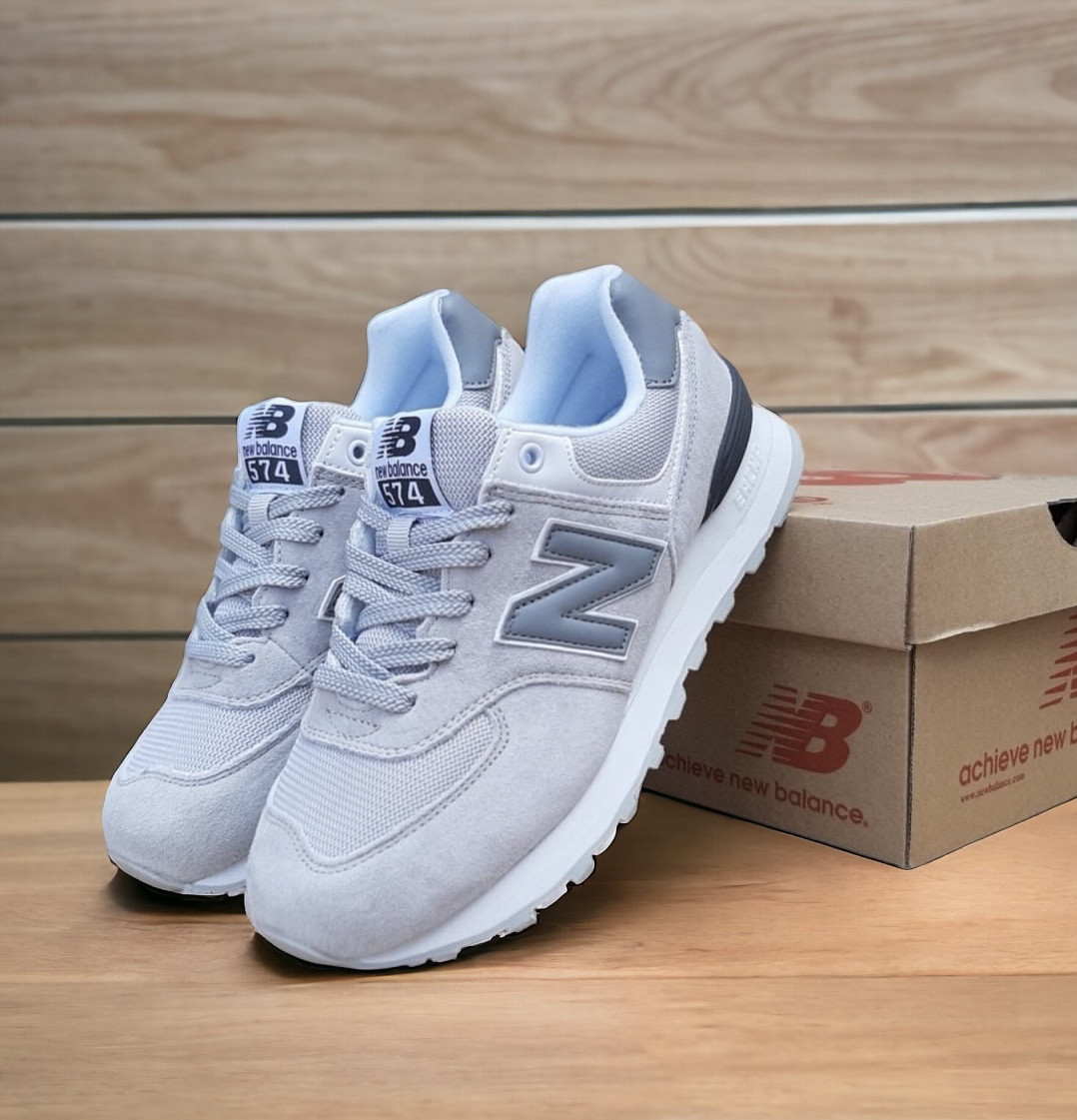 Жіночі кросівки демісезонні New Balance 574 весна осінь сірі. Живе фото