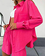 Малиновый однотонный легкий женский летний костюм-двойка из креп-жатки:Шорты и удлинённая Рубашка на пуговицах