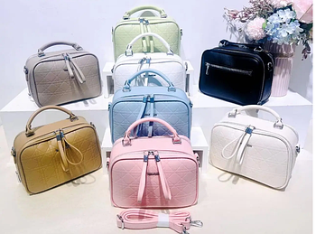 Сумочка жіноча крос-боді на два відділення зі штучної шкіри у різних кольорах Fedya