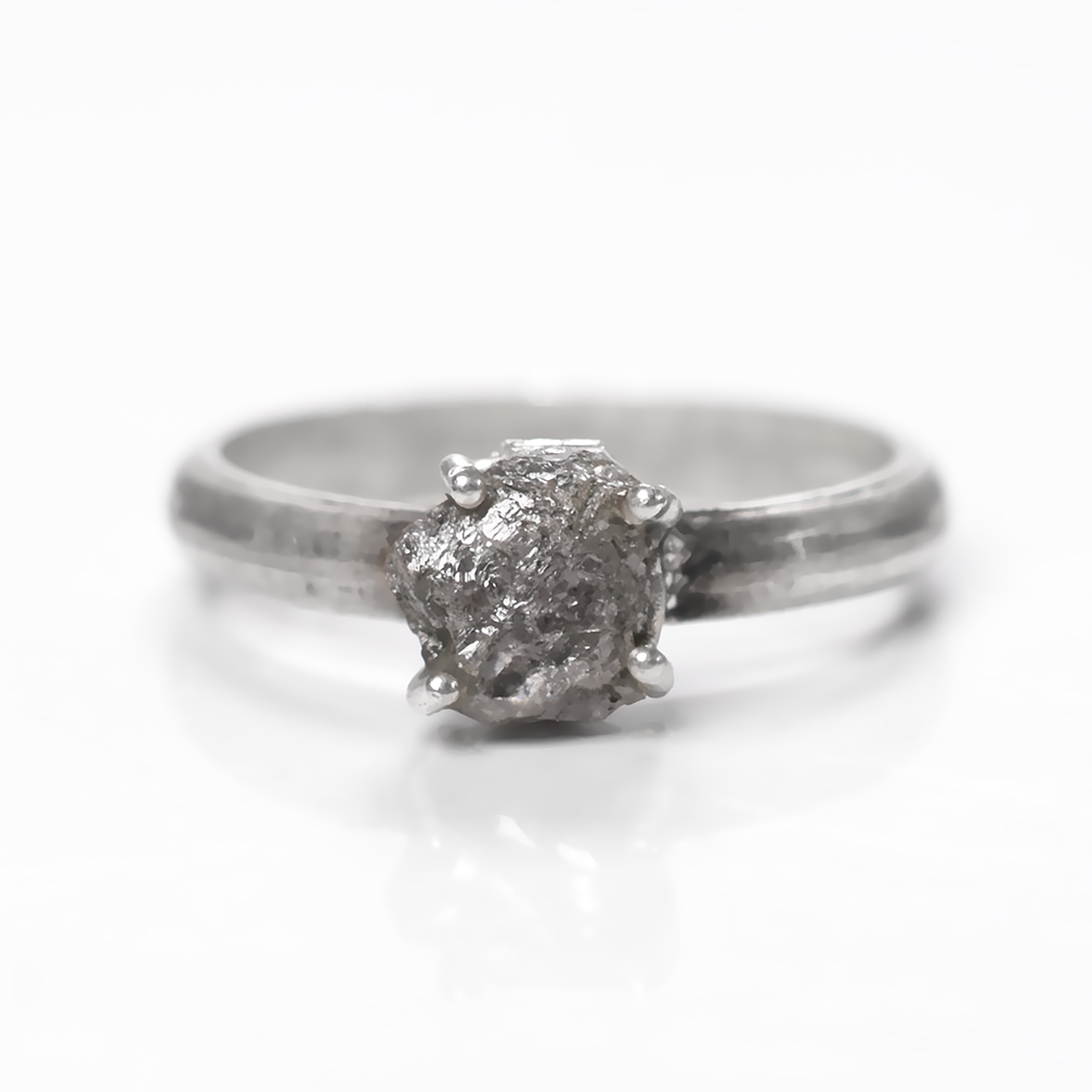 Алмаз самородок срібна каблучка, 2318КА