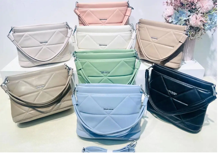 Сумочка жіноча крос-боді стьобана на блискавці зі штучної шкіри у різних кольорах Fedya, фото 1