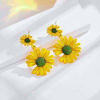 Корейські Сережки жіночі гвоздики в стилі Бохо у формі квітки Ромашка жовта з гілочкою металеві 4.3 см