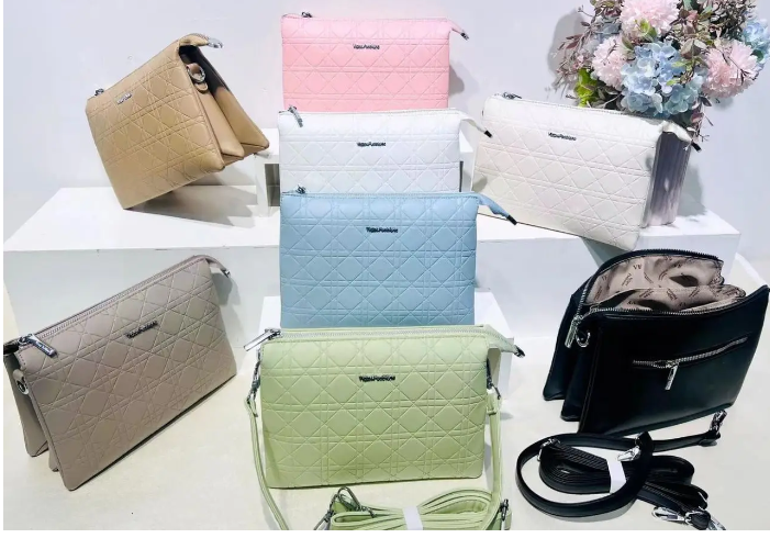 Сумочка жіноча крос-боді прямокутна на блискавці зі штучної шкіри у різних кольорах Fedya, фото 1