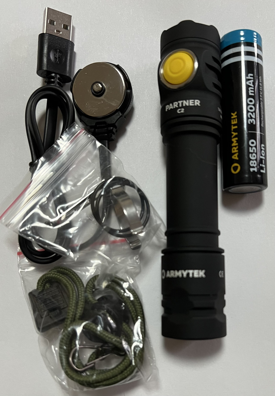 Armytek Partner C2 v4 MAGNET USB тепле світло warm