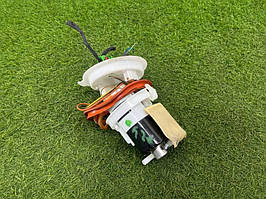 Паливний насос AUDI A4 B9 2.0L 2017 (б/у)