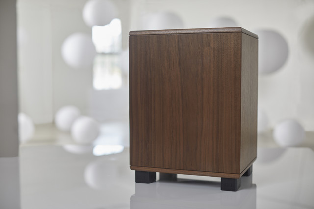 REL Classic 98 Walnut Veneer REL Classic 98 Walnut Veneer