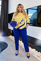 Женский красивый строгий брючный костюм в расцветках с вышивкой больших размеров 48 - 58
