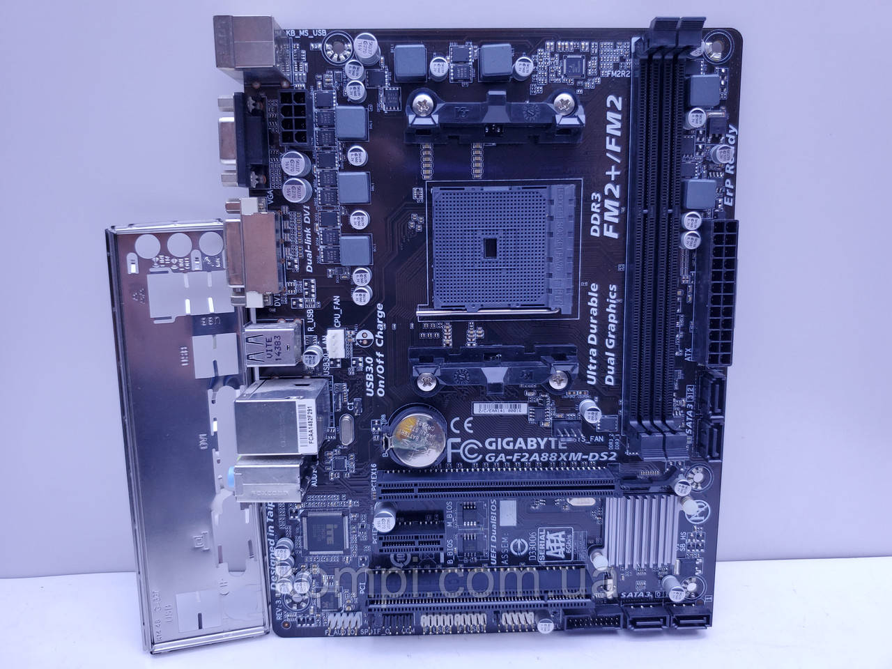Материнська плата sFM2+ GIGABYTE GA-F2A88XM-DS2 (Socket FM2+,DDR3,б/у)