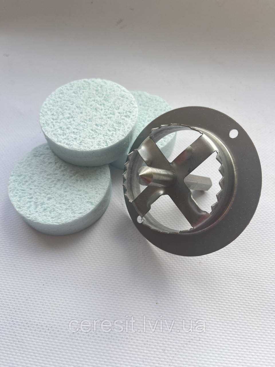 Заглушки з екструдованого полістиролу (500шт упаковка)+ фреза металева .