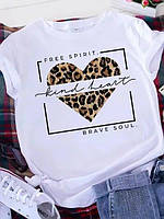 Женская футболка с красивым леопардовым принтом