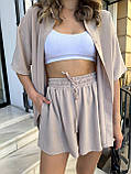 Бежевий жіночий літній прогулянковий костюм із жатого крепу: сорочка та шорти, фото 6