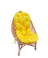 Кресло плетеное из лозы с желтой подушкой