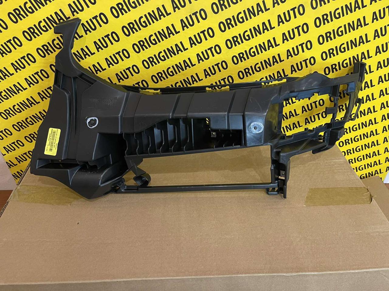 Кронштейн протитуманної фари лівий BMW: X3 G01 18-21, 51117399977