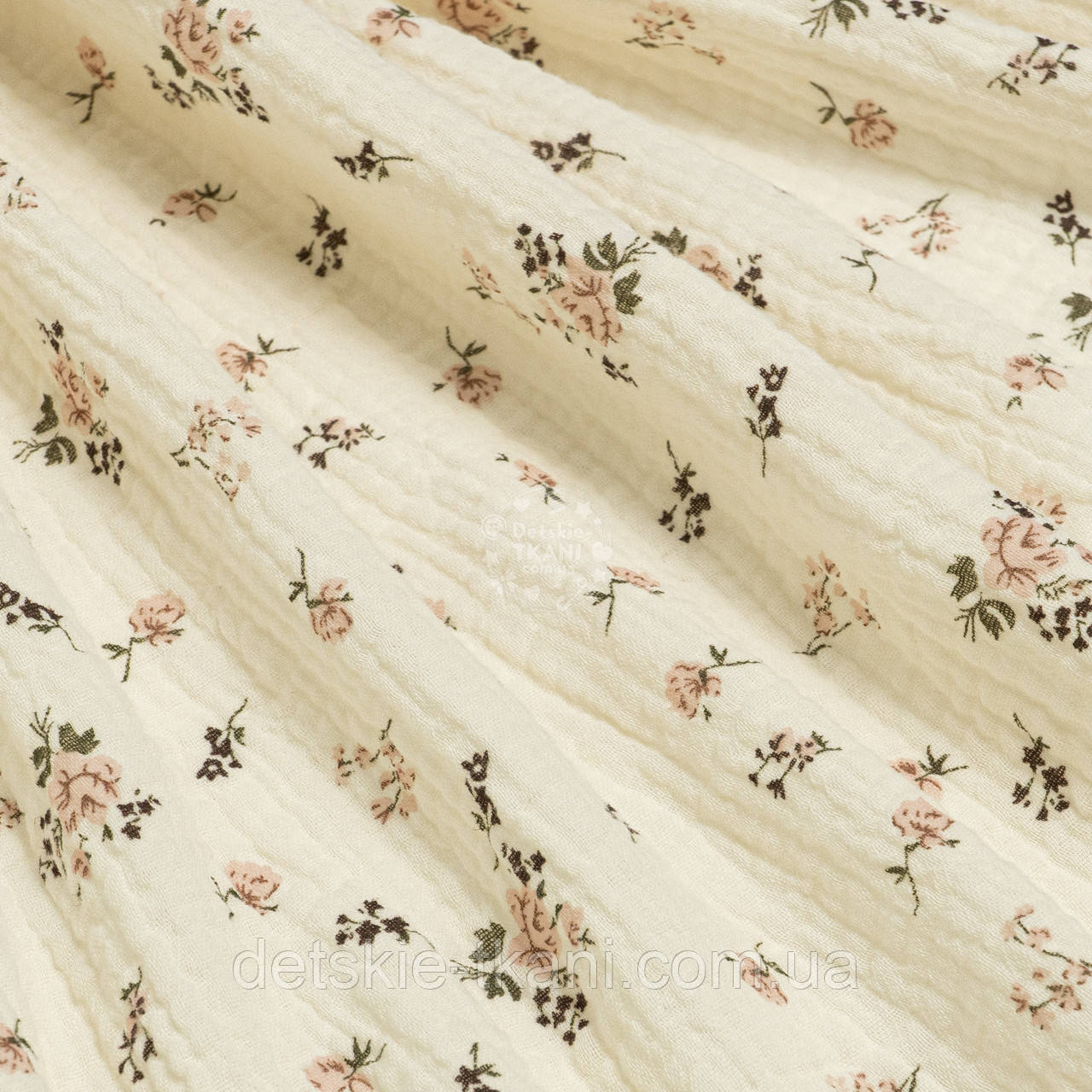 Двошаровий жатий муслін "Пудрові трояндочки та коричневі квіточки на ванільному", ширина 135 см, фото 1