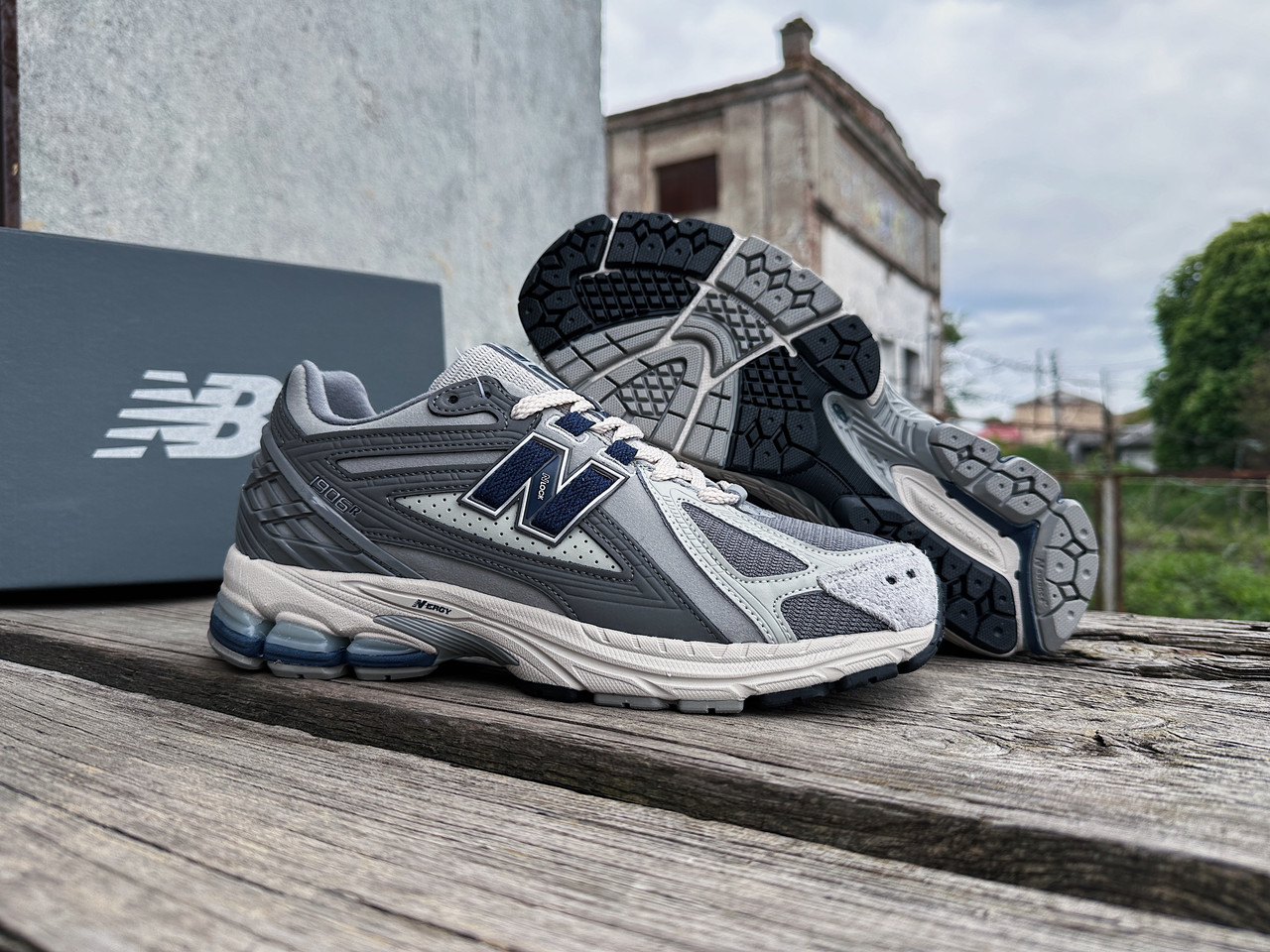 Чоловічі кросівки New Balance 1906R Gray сірі