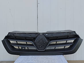 Решітка радіатора Renault Lodgy - Dokker 2012-... Решітка під знак Рено Лоджі Рено Доккер