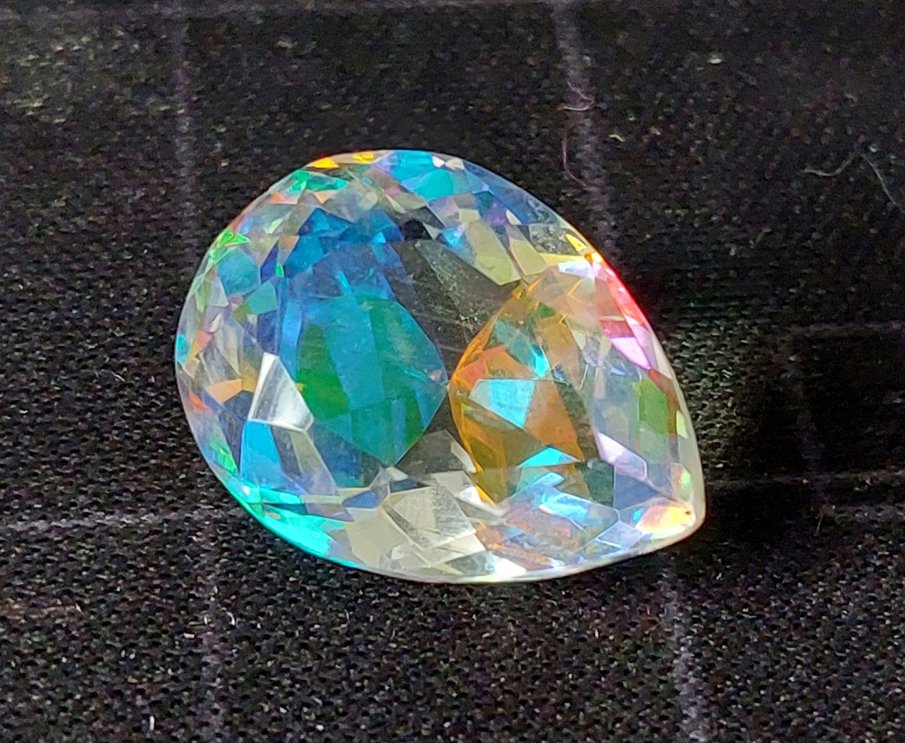 Райдужний кварц 17.2 Ct