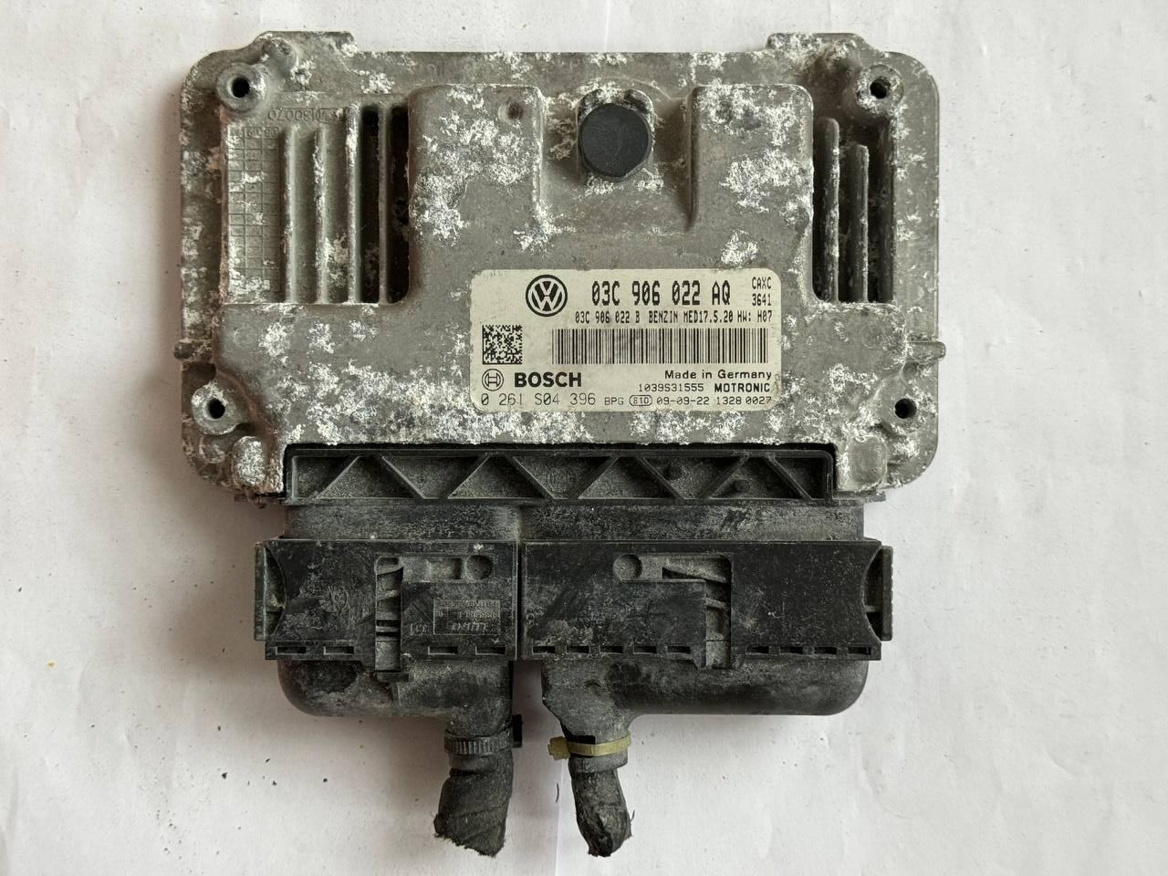 Електронний блок керування Volkswagen Bosch 03C 906 022 AQ / 03C906022AQ / 0 261 S04 396 / 0261S04396 / 03C 906 022 B / 03C906022B