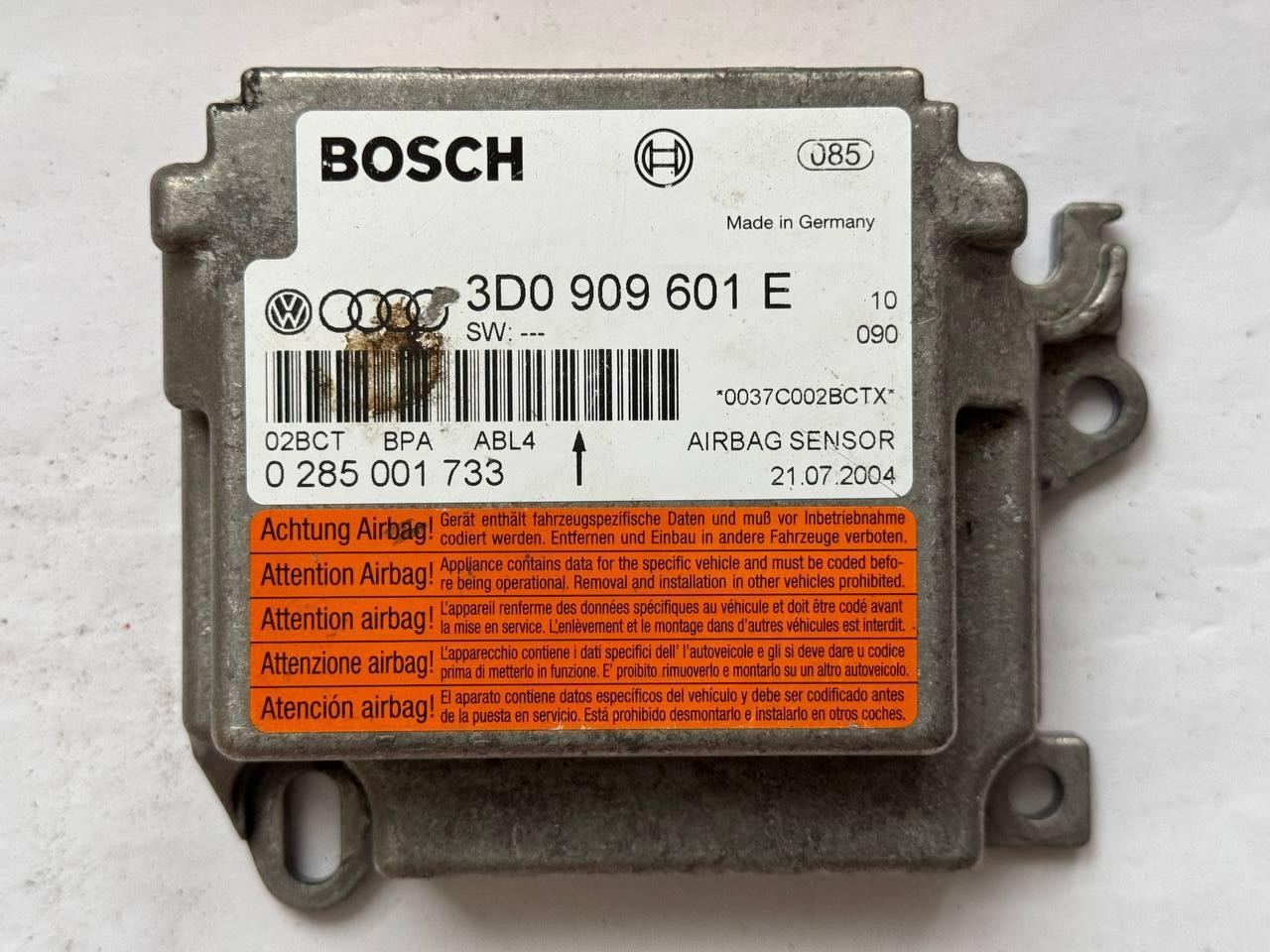 Електронний блок керування Volkswagen / Audi Bosch 3D0 909 601 E / 3D0909601E / 0 285 001 733 / 0285001733