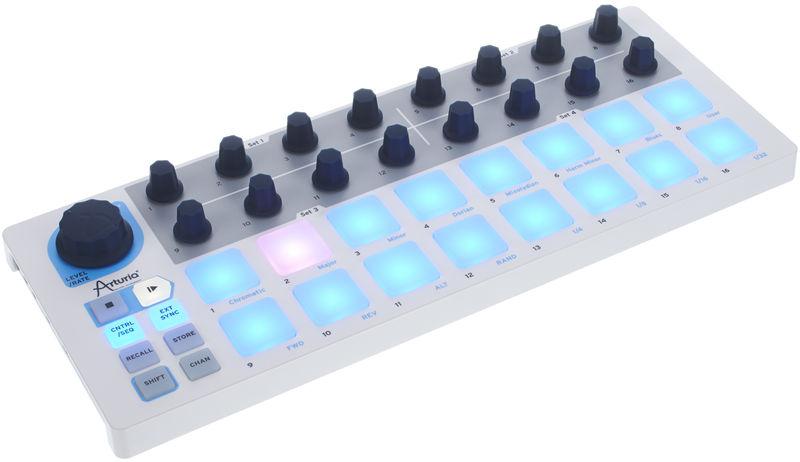 MIDI контролер Arturia BeatStep