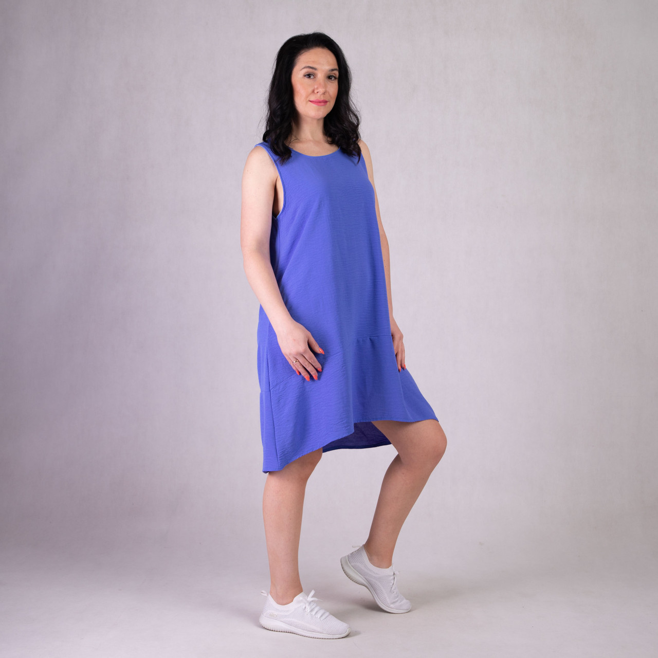Жіноча літня сукня однотонна вільна з відкритими плечима синя 48-54р.