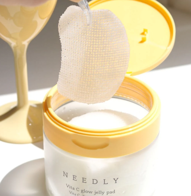 Зволожуючі та освітлювальні педи для обличчя Needly Зволожувальні тонер-педи для сяйва шкіри Needly Vita C Glow Jelly Pad