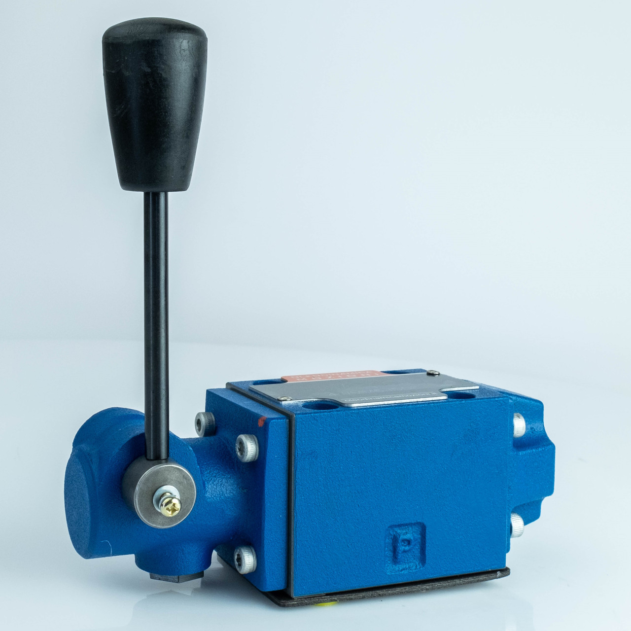 Гідророзподілювач 4WMM6J50 ручний 3-позиційний без фіксації Ду6, 315 Бар, 60 л/хв, схема J