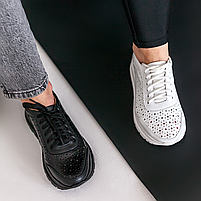 Жіночі кросівки з перфорованої шкіри білого кольору “Style Shoes”, фото 3