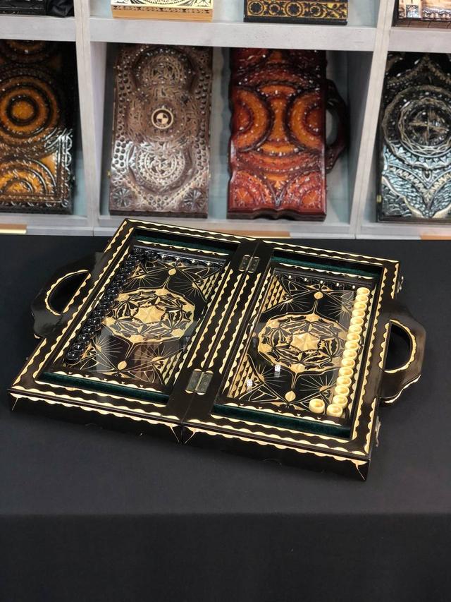 Нарди з дерева з ручкою, різьблення під склом