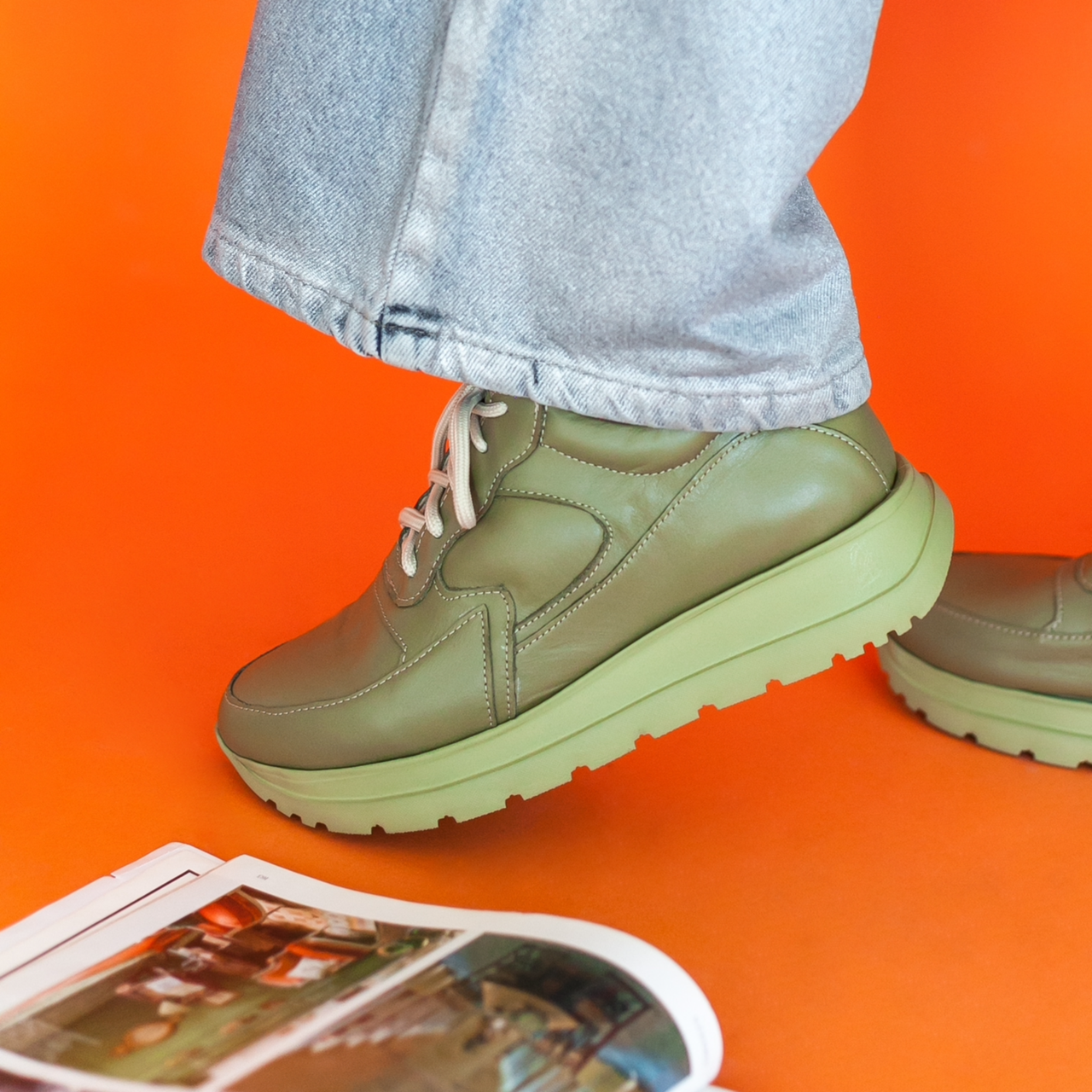 Кросівки жіночі шкіряні оливкового кольору “Style Shoes”