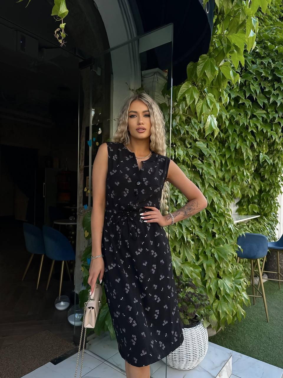 Чорне літнє плаття-сарафан по коліно з американського крепу з квітковим принтом, фото 1