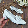 Туфлі жіночі лакові на невисокому стійкому підборі. Колір білий, фото 4