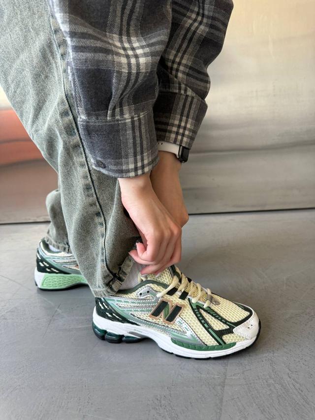 Женские и мужские кроссовки New Balance 1906