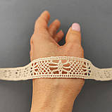 Ажурне натуральне бавовняне (лляне) мереживо бежевого кольору, ширина 1,8 см, фото 3
