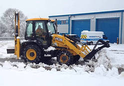 Чищення снігу, прибирання снігу, навантаження снігу, вивезення снігу, послуги з прибирання території.