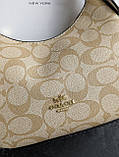 Жіноча сумка-багет Coach молочний Коуч, фото 2