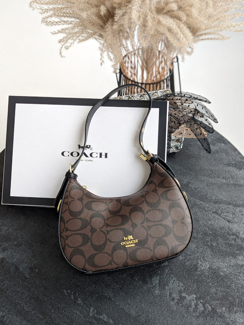 Жіноча сумка-багет Coach коричневий Коуч, фото 1