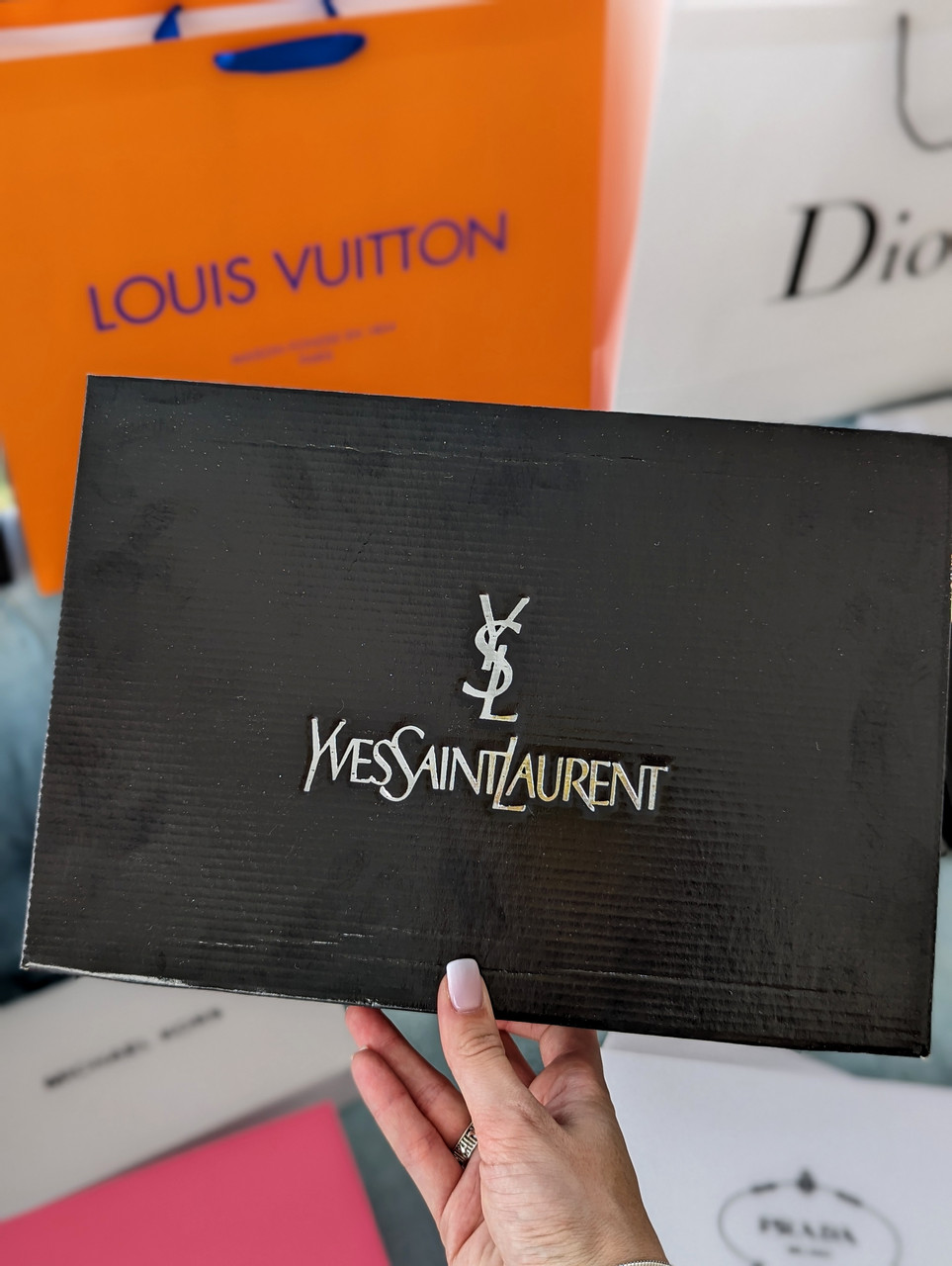 Фірмове паковання коробка Yves Saint Laurent, паковання на подарунок. Подарункова брендова упаковка Ів Сен Лоран
