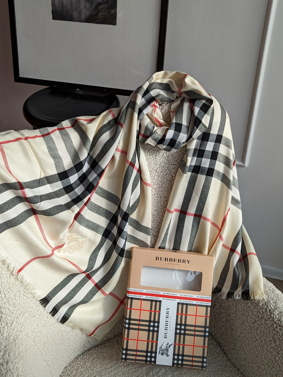 ПАЛАНТИН ШАРФ, ХУСТКА Burberry ЖЕНСЬКИЙ ШАРФ Барбері молочний