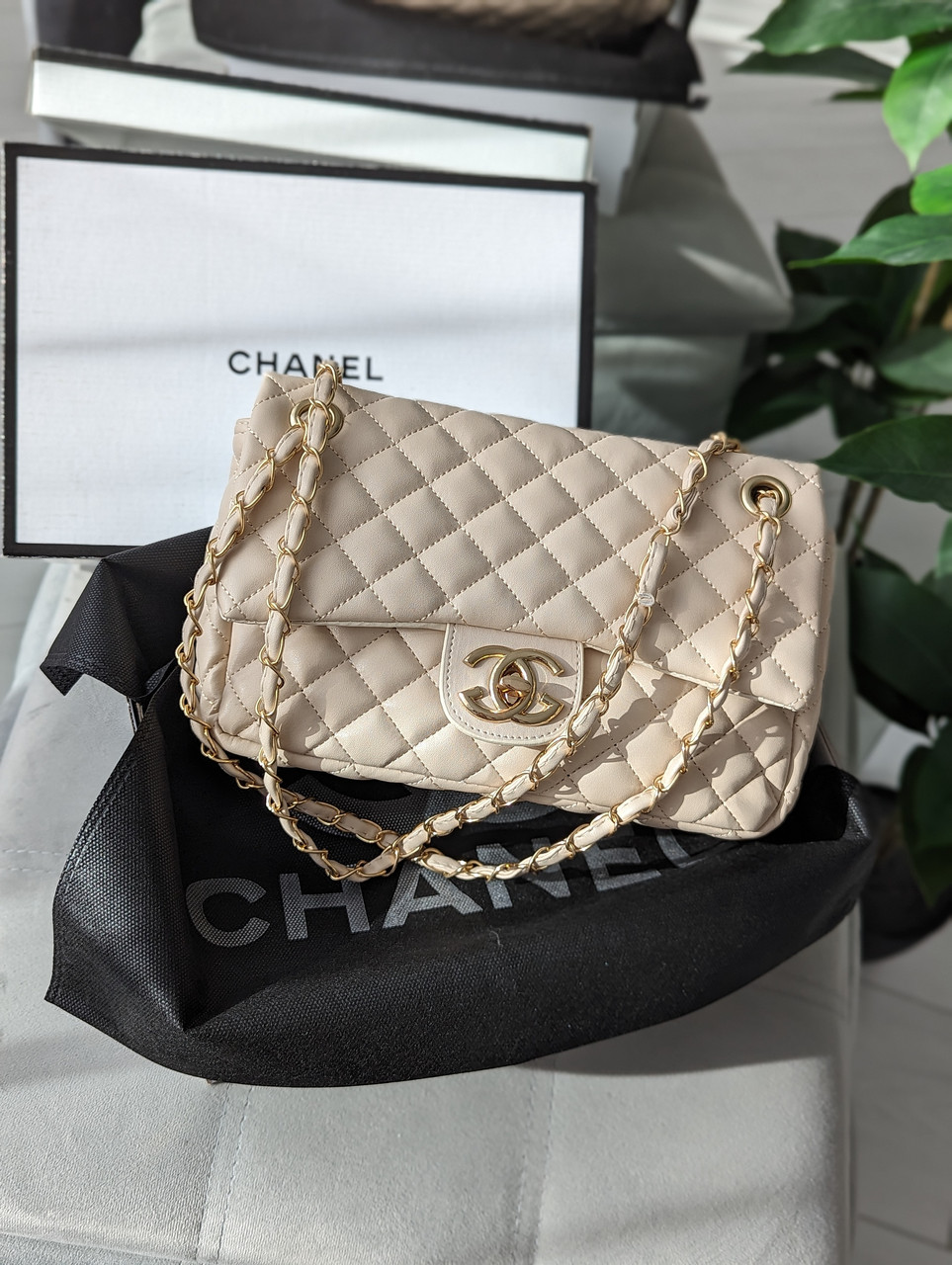 Сумка жіноча клатч Chanel середня Шанель молочний