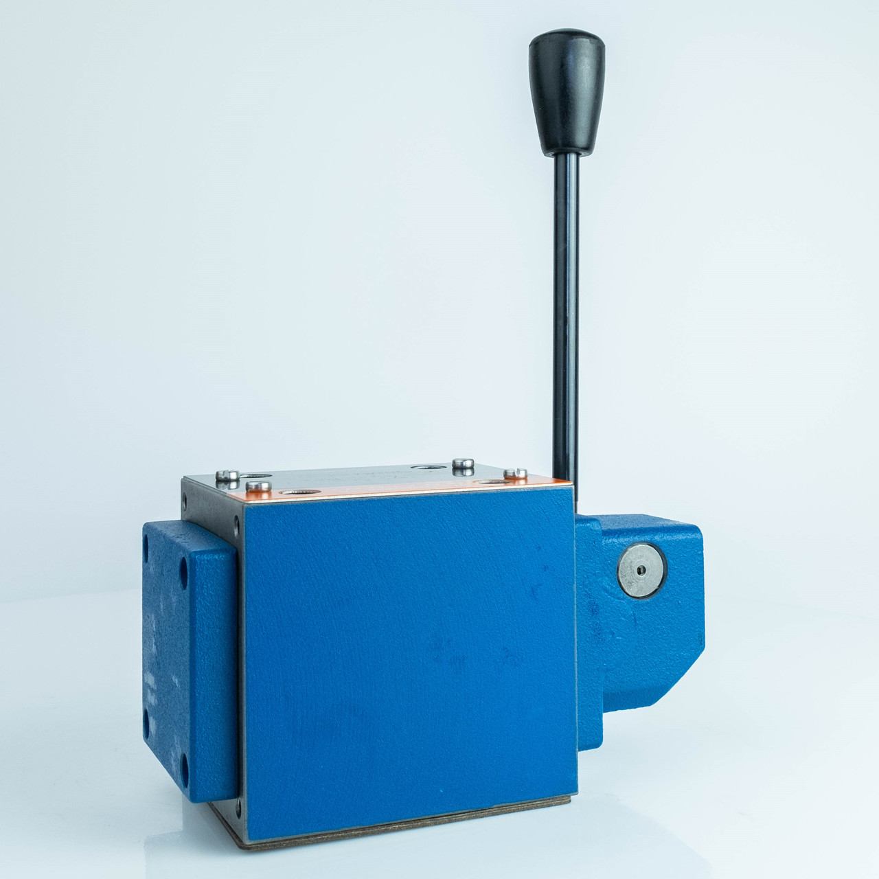 Гідророзподілювач 4WMM10H10 ручний трипозиційний без фіксації Ду10, 315 Бар, 100 л/хв, схема H