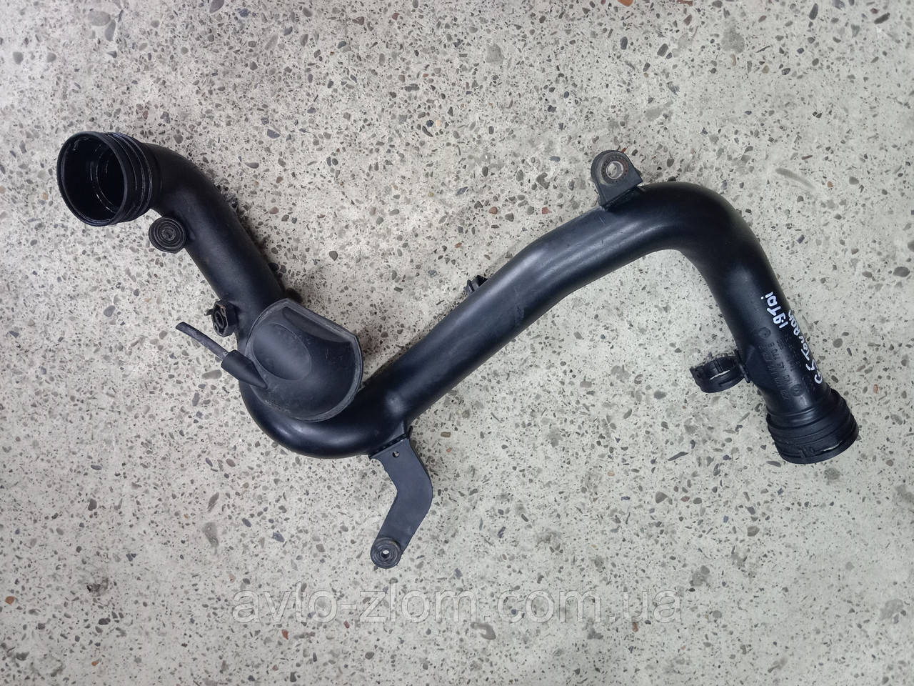 Патрубок інтеркулера Volkswagen Caddy, Golf 5, Touran 1,9 TDI. 1K0145762F, 1K0145770B.