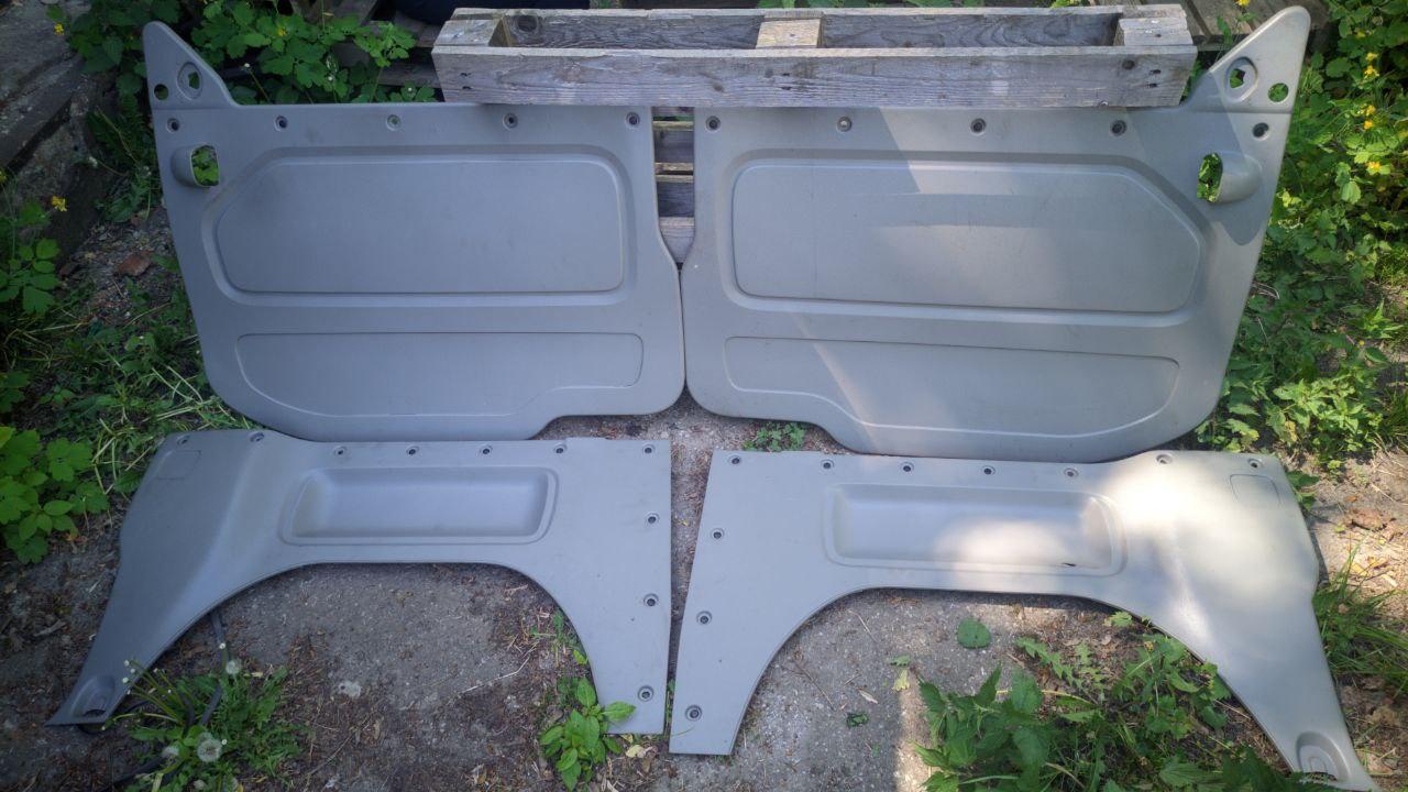 Карти салону заднього, комплект (коротка база) Renault Trafic, Opel Vivaro 2001-2014 (Б/У)