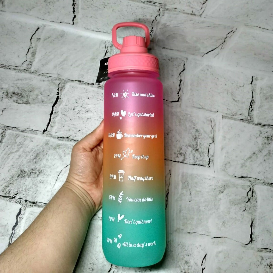 Пляшка спортивна для води з ручкою пластик soft-touch Різнокольорова 1000 мл 27,5х7 см (67-3912)