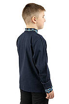 Темно-синя вишиванка для хлопчика з блакитним геометричним орнаментом розміри 110–164, фото 5