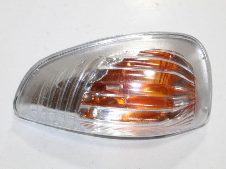 Повторювач повороту Renault Master 10- на дзеркало жовтий правий 261609635R SHIKOO