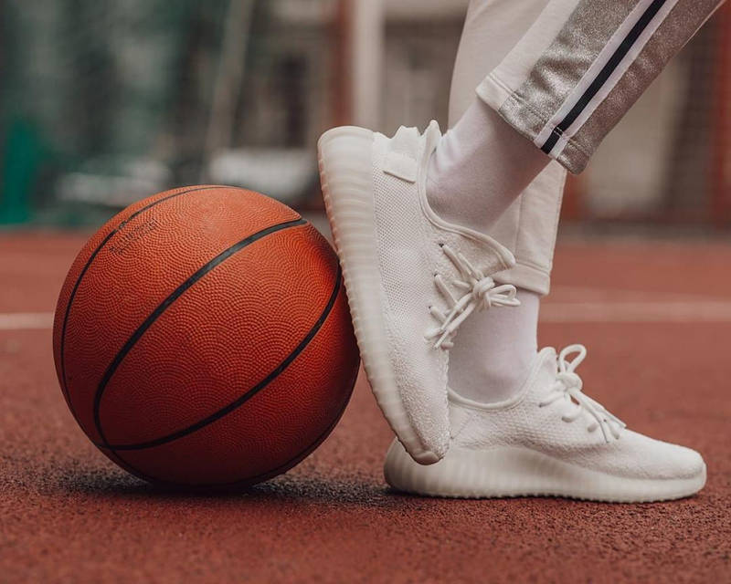 Adidas Yeezy Boost 350 V2 Triple White Crem Sole 37 44 3 . Boost Adidas Yeezy Boost 350