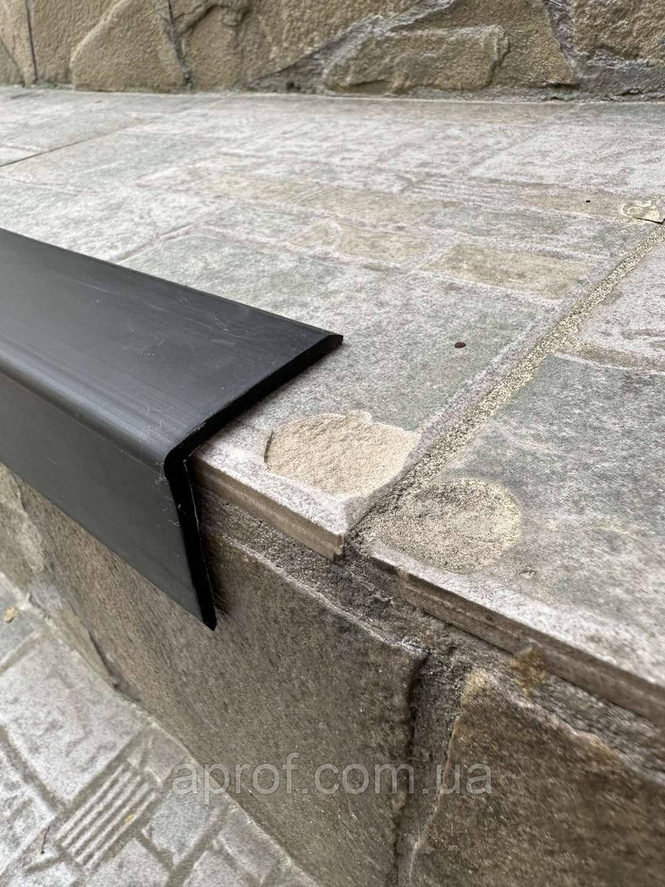 Самоклеючий кут захисний гумовий 55х55х5 мм - 1 метр, для стін, колон і тд., фото 1